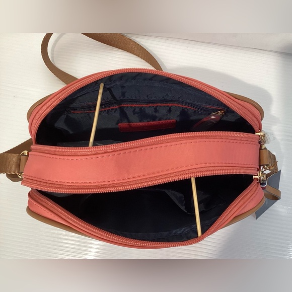 Tommy Hilfiger Purse Cross Body Color Salmon Zippers Multiple Pockets Te… - Picture 8 of 12